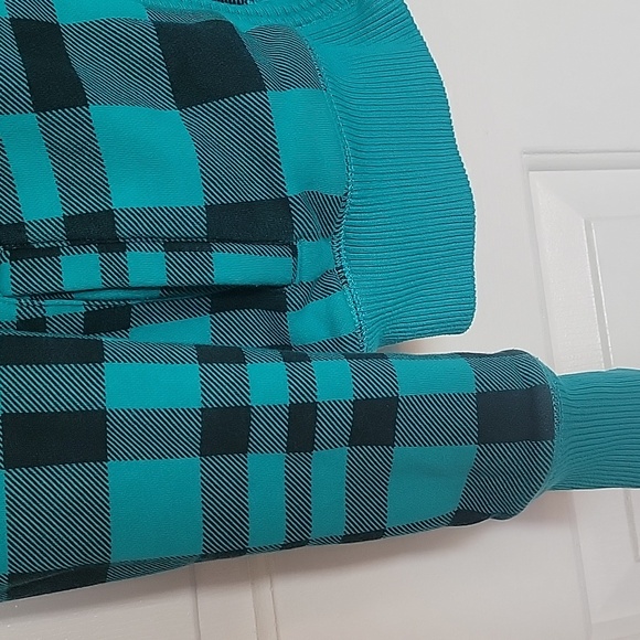 Aeropostale women's medium, long sleeved hooded jacket. Black and teal. - Picture 6 of 9